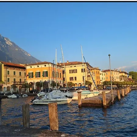 La Perla Al Lago 47 * Gargnano
